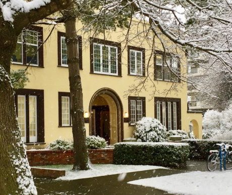 Building/snow